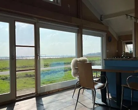 Over Monnickendam